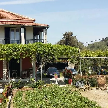 Agatha's House * Kouspádhes