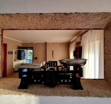 דירה Agatha's House